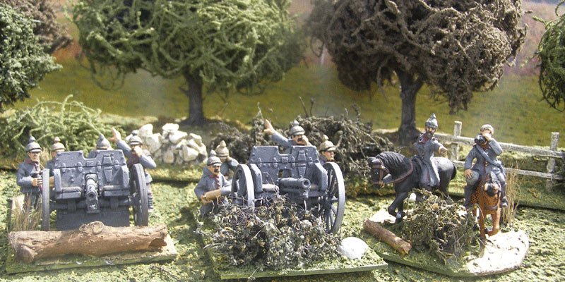 28mm scale model guns with crew